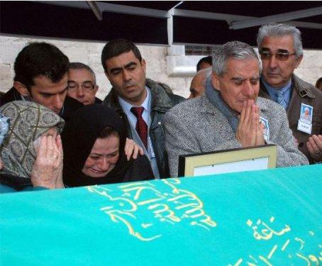 Paşa’nın annesi tutuklama haberine dayanamadı