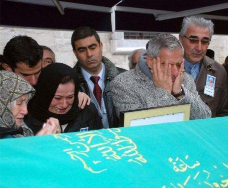 Paşa’nın annesi tutuklama haberine dayanamadı