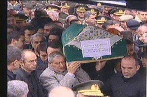 Paşa’nın annesi tutuklama haberine dayanamadı