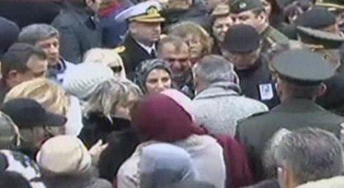 Paşa’nın annesi tutuklama haberine dayanamadı