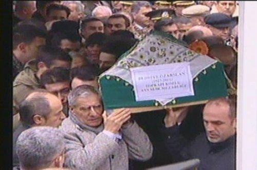 Paşa’nın annesi tutuklama haberine dayanamadı