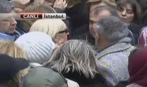 Paşa’nın annesi tutuklama haberine dayanamadı