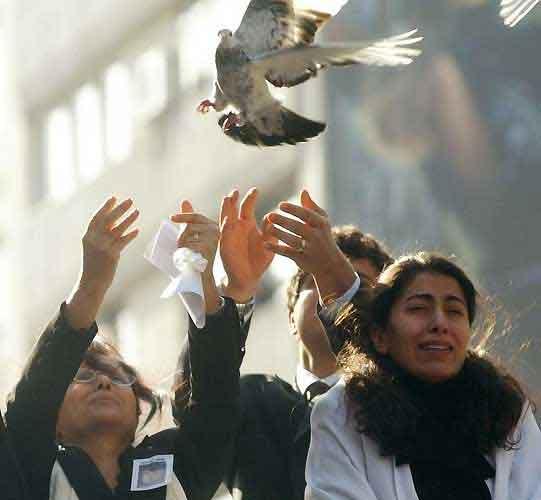 Hrant Dink'n cenaze töreni 2 - Resim 10
