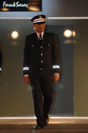 Milenyum polis kıyafetleri - Resim 6