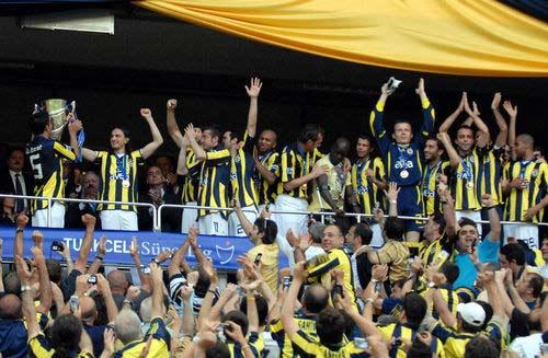 100. yılda şampiyonluk kupasını kaldırdılar - Resim 13