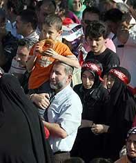 İşte AKP İstanbul Mitinginden ilginç kareler - Resim 11