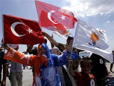 İşte AKP İstanbul Mitinginden ilginç kareler - Resim 10