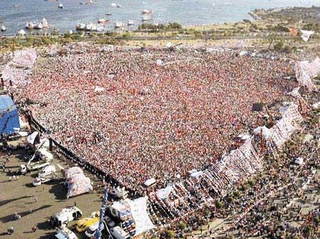 İşte AKP İstanbul Mitinginden ilginç kareler - Resim 1