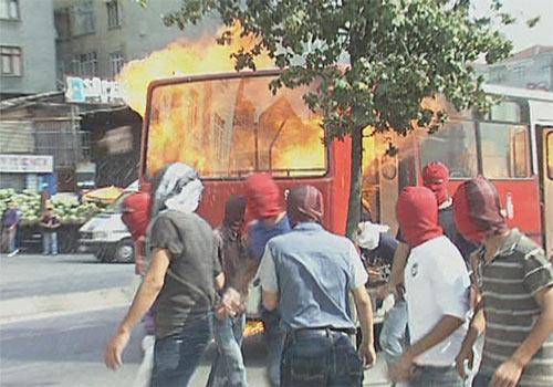 Teröristler İETT otobüsünü yaktı - Resim 4