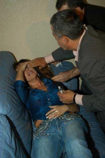 Meral Konrad canlı yayında bayıldı - Resim 6