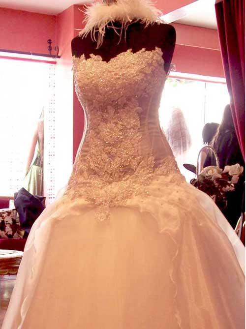 Gelin adaylarına gelinlik modelleri