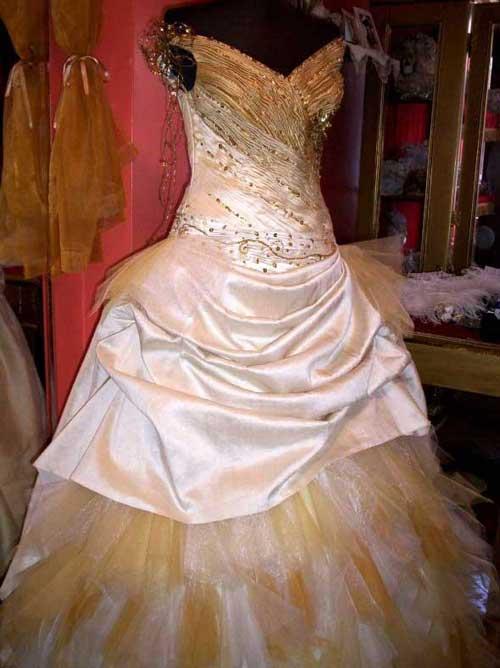 Gelin adaylarına gelinlik modelleri