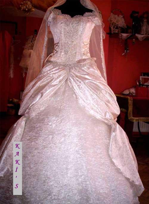 Gelin adaylarına gelinlik modelleri