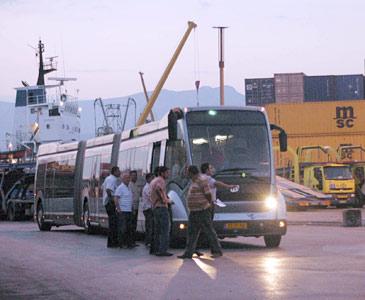 İlk metrobüs İzmir'den yola çıktı  - Resim 2