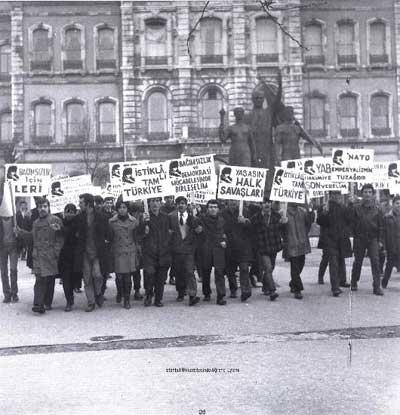 Deniz Gezmiş'in davalık fotoğrafları
