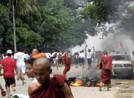 Myanmar'daki GERİLİMİN FOTOĞRAFLARI  - Resim 13