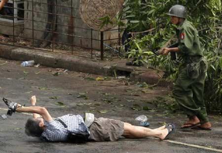 Myanmar'daki GERİLİMİN FOTOĞRAFLARI  - Resim 3