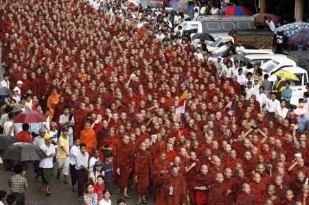 Myanmar'daki GERİLİMİN FOTOĞRAFLARI  - Resim 1