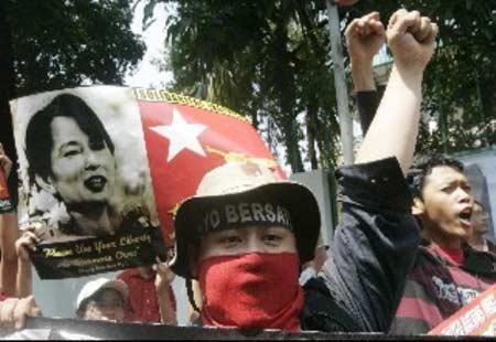 Myanmar'daki GERİLİMİN FOTOĞRAFLARI  - Resim 15
