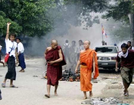 Myanmar'daki GERİLİMİN FOTOĞRAFLARI  - Resim 16
