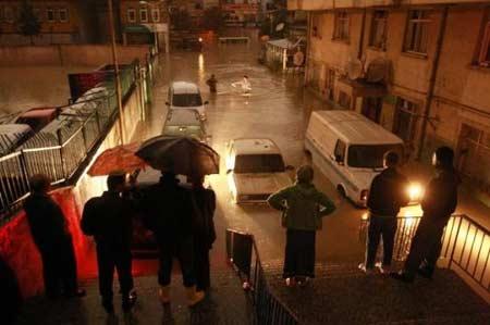 İstanbul'da sel felaketi - Resim 10