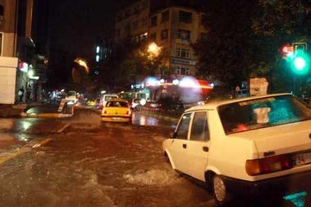 İstanbul'da sel felaketi - Resim 11