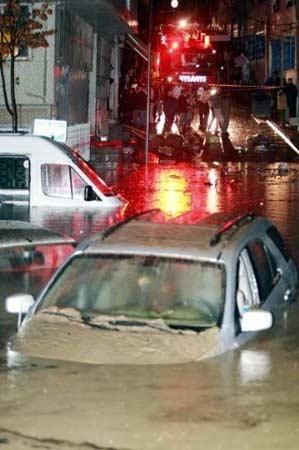 İstanbul'da sel felaketi - Resim 7
