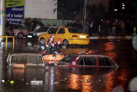 İstanbul'da sel felaketi - Resim 1