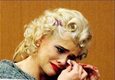 Ölen porno yıldızı Anna Nicole Smith'n yaşamı