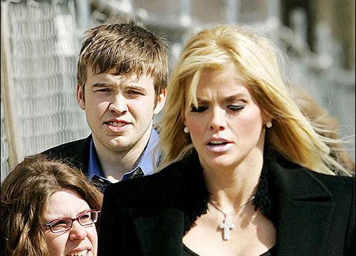 Ölen porno yıldızı Anna Nicole Smith'n yaşamı