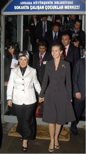 Esma Esad yine büyüledi - Resim 13