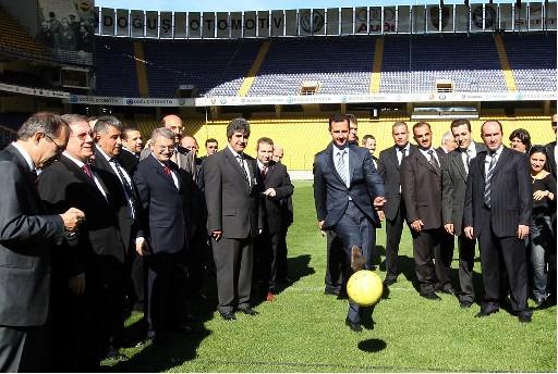 Beşar Esad top sektirdi - Resim 4