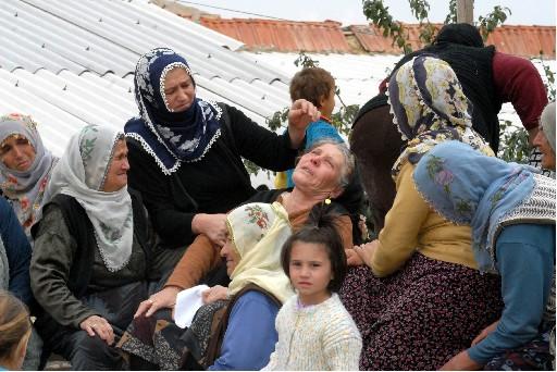 Şehit ailelerinin evine ateş düştü - Resim 4