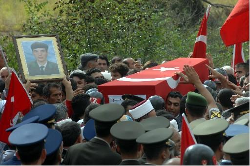 Şehitlerimiz son yolculuğuna uğurlanıyor - Resim 13