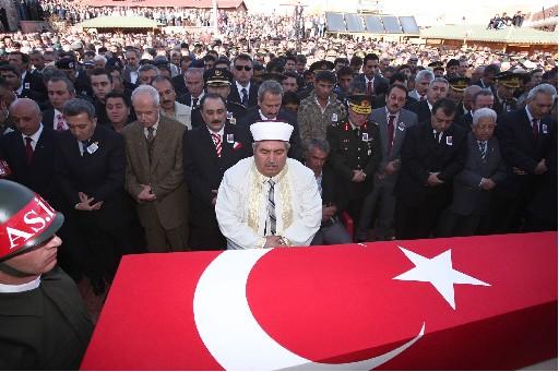 Şehitlerimiz son yolculuğuna uğurlanıyor - Resim 16