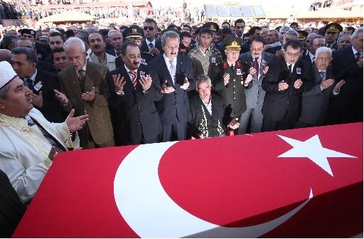 Şehitlerimiz son yolculuğuna uğurlanıyor - Resim 9