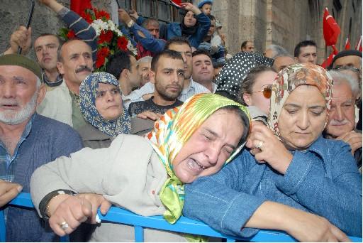 Şehitlerimiz son yolculuğuna uğurlanıyor - Resim 22