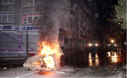 Gazi Mahallesi'nde olaylı gece FOTO GALERİ - Resim 3