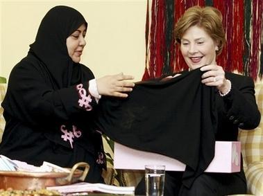 LAURA BUSH TÜRBANLI - Resim 9