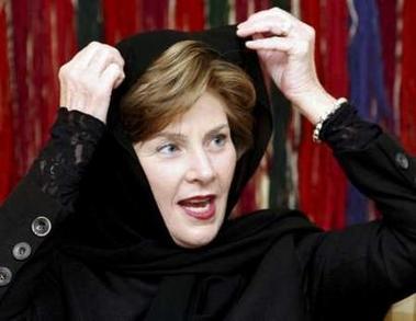 LAURA BUSH TÜRBANLI - Resim 3