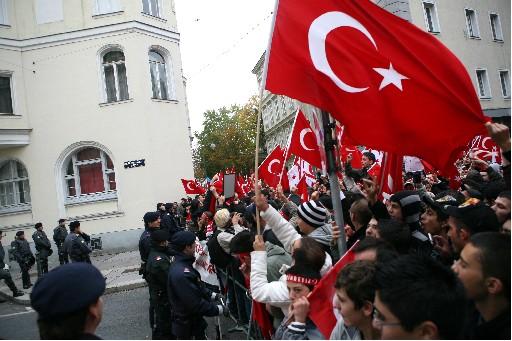 Viyana'da 'Teröre hayır' yürüyüşü FOTO GALERİ - Resim 5
