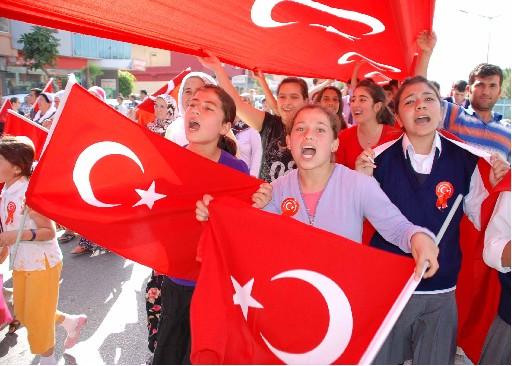 Yurt genelinde coşkulu bayram kutlamaları - Resim 23