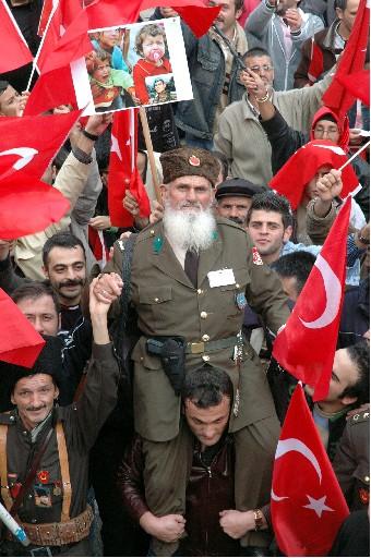 Yurt genelinde coşkulu bayram kutlamaları - Resim 30