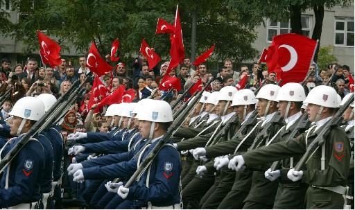 Yurt genelinde coşkulu bayram kutlamaları - Resim 4