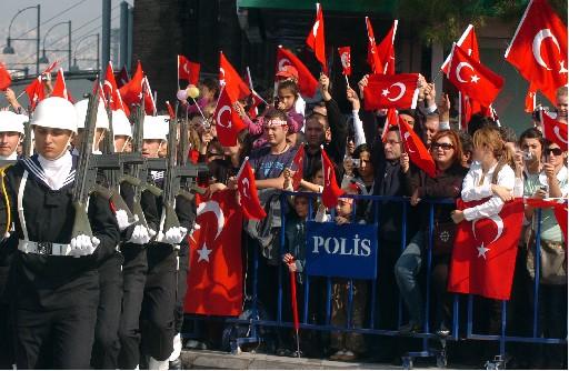 Yurt genelinde coşkulu bayram kutlamaları - Resim 16