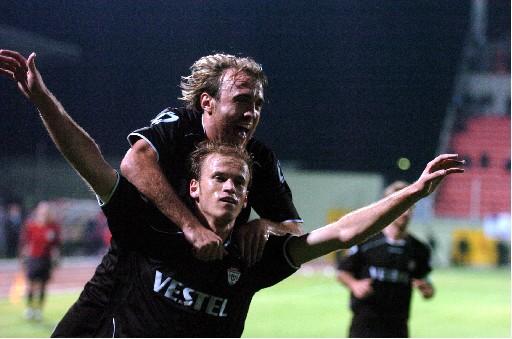 V. Manisaspor  Trabzonspor'u dağıttı