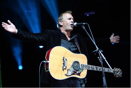 Kevin Costner İstanbul'da konser verdi - Resim 15