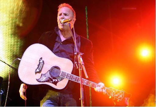 Kevin Costner İstanbul'da konser verdi - Resim 5