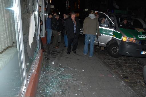 PKK'lılar KÖLN'de Türk Lokali'ne saldırdı - Resim 3
