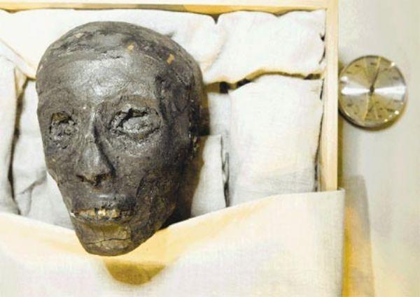 Tutankamon’un yüzü açıldı - Resim 6
